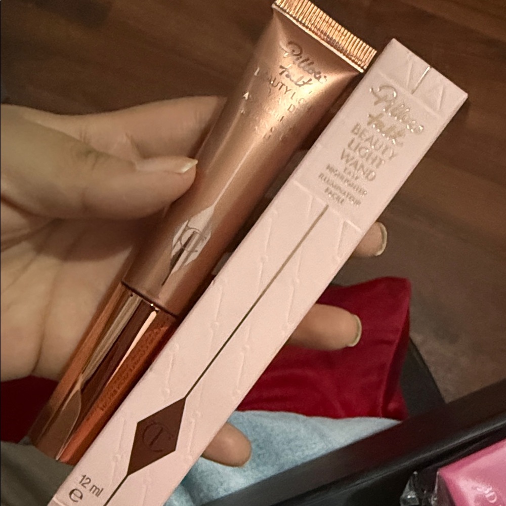 Charlotte Tilbury Beauty Light Wand - Radiant Gold